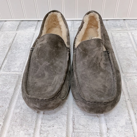 UGG Ascot Suede Slippers in Grey Heather - Picture 3 of 13